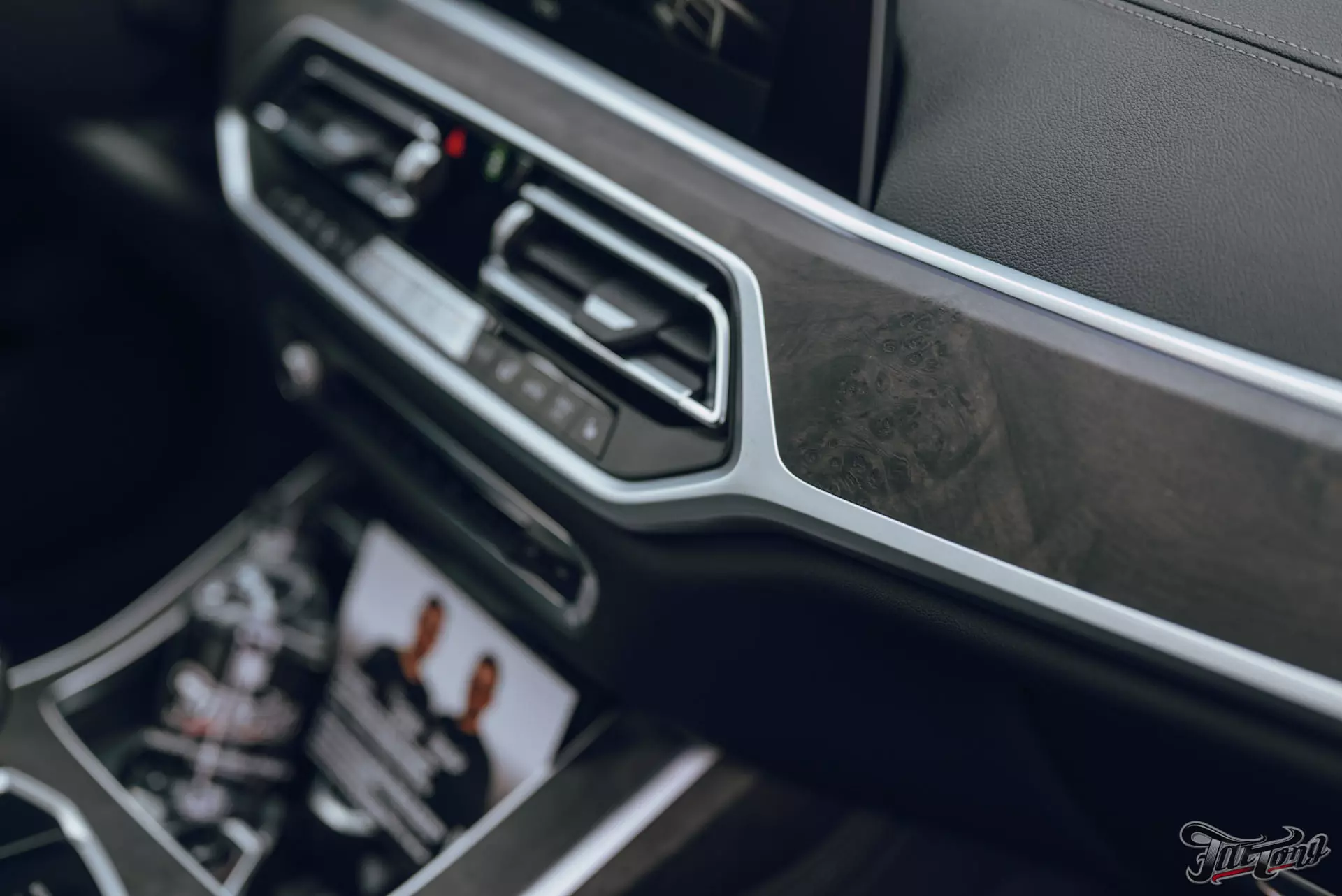 BMW X7. Оклейка в матовый полиуретан. Детейлинг